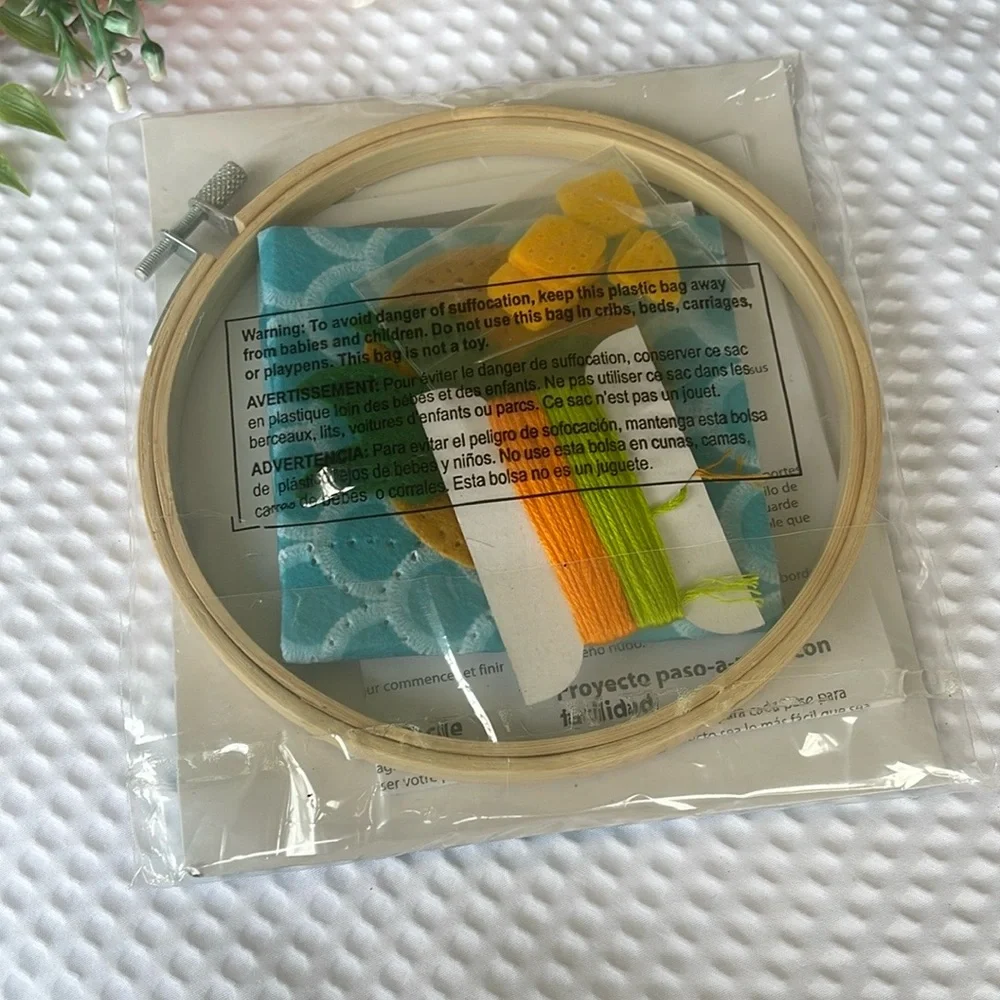 Dimensions Pineapple Felt Appliqué Kit
